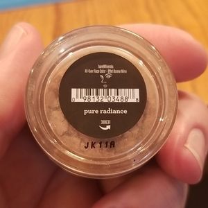 BareMinerals Pure Radiance highlighter